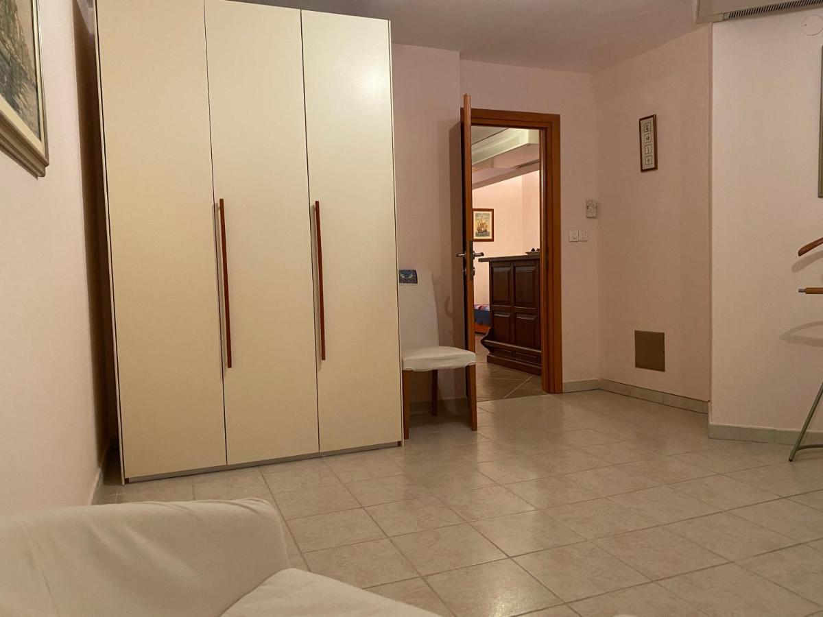 Apartment L'Odore Del Mare Dolac Luaran gambar